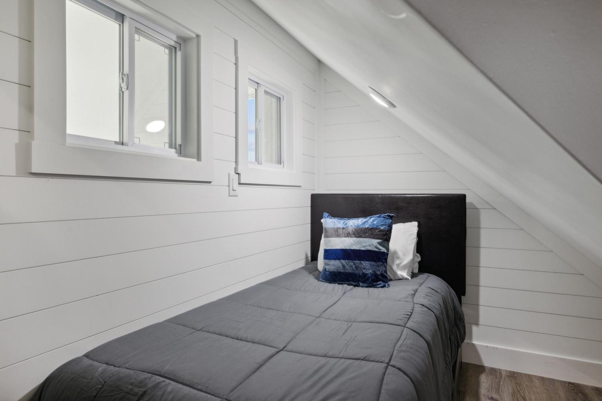 Enjoy The "Calm On The Water" In A Relaxing Luxurious Pool Cabin On The Lake! Dandridge Exterior foto